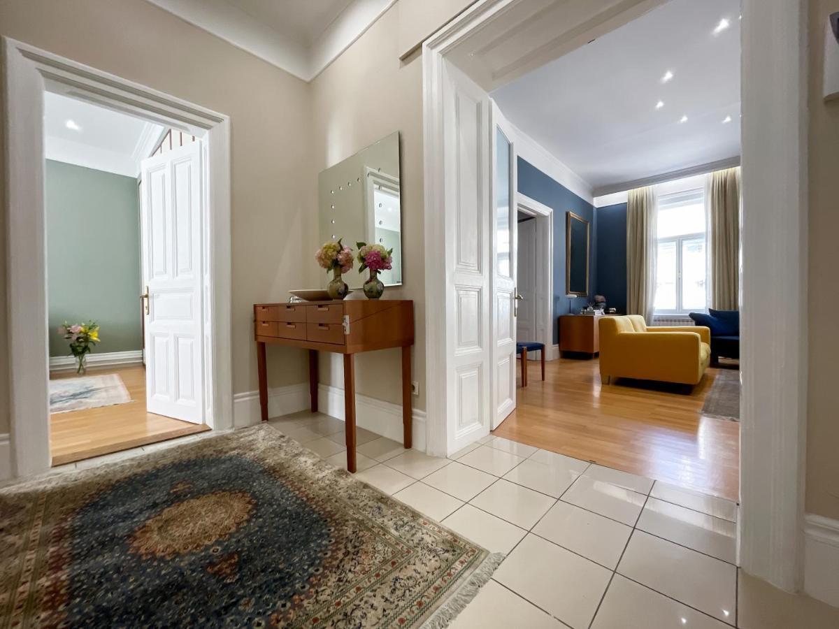 3 Bedroom Center *